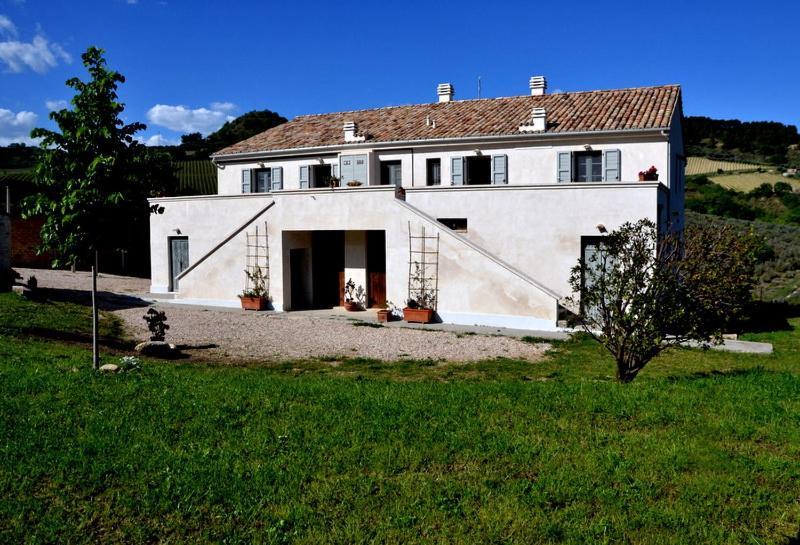 B&B Casale Fonte Vecchia Monteprandone Exterior photo